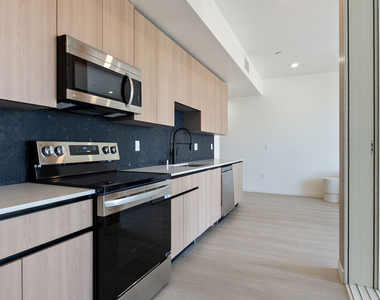 1124 S Normandie Avenue - Photo Thumbnail 6