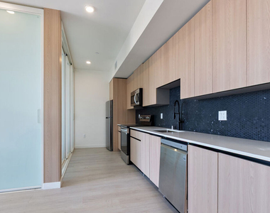 1124 S Normandie Avenue - Photo Thumbnail 5