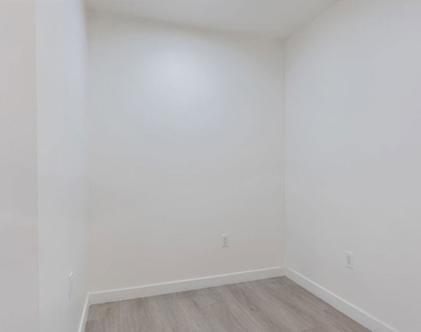 1124 S Normandie Avenue - Photo Thumbnail 11