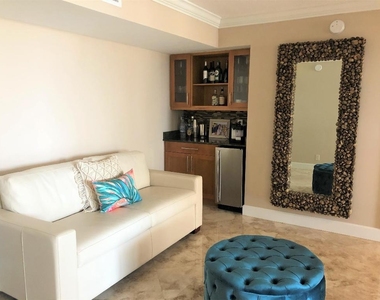 3400 N Ocean Drive - Photo Thumbnail 7