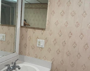 564 Brittany L - Photo Thumbnail 18