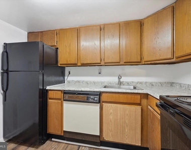 621 S 16th Street - Photo Thumbnail 14