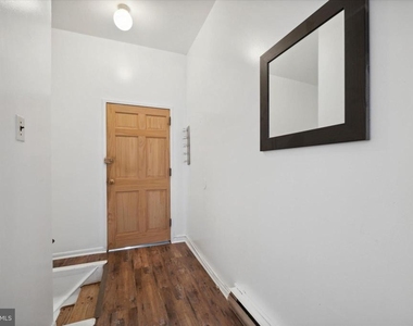 621 S 16th Street - Photo Thumbnail 3