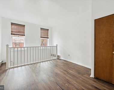 621 S 16th Street - Photo Thumbnail 4