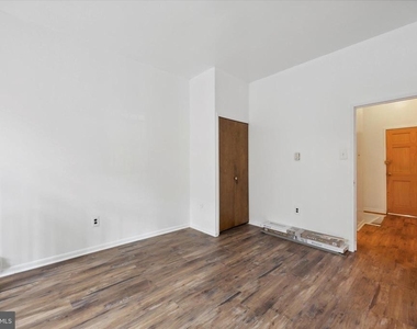 621 S 16th Street - Photo Thumbnail 6