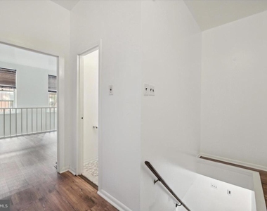 621 S 16th Street - Photo Thumbnail 7