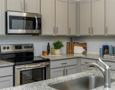 100 Cottage Way - Photo Thumbnail 17