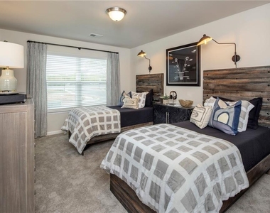 100 Cottage Way - Photo Thumbnail 26