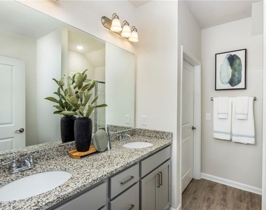 100 Cottage Way - Photo Thumbnail 23