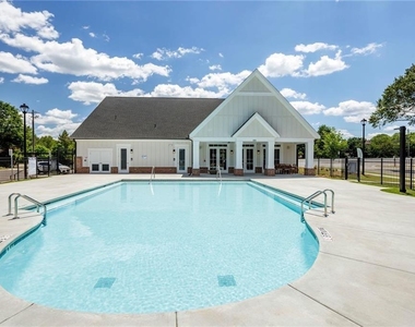 100 Cottage Way - Photo Thumbnail 12