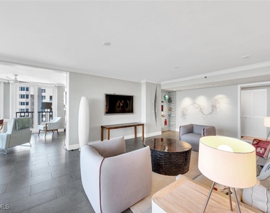 6585 Nicholas Boulevard - Photo Thumbnail 2