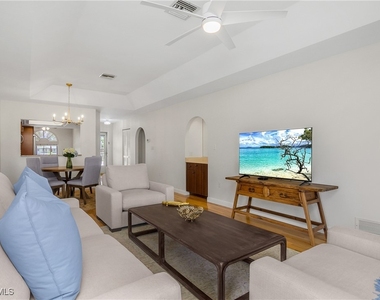 701 Augusta Boulevard - Photo Thumbnail 3