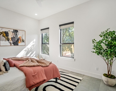 207 Lockwood Drive - Photo Thumbnail 19
