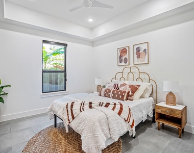 207 Lockwood Drive - Photo Thumbnail 21