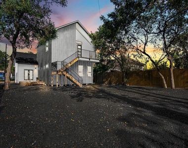 207 Lockwood Drive - Photo Thumbnail 29
