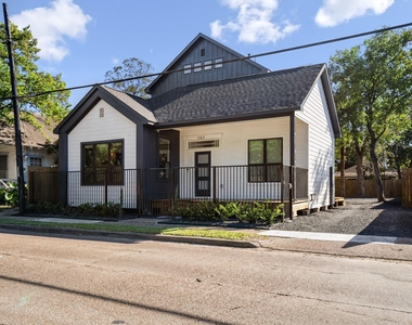 207 Lockwood Drive - Photo Thumbnail 1