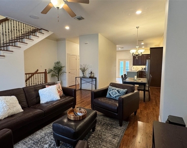 2540 Prospect Street - Photo Thumbnail 3