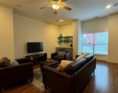 2540 Prospect Street - Photo Thumbnail 2