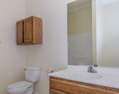 9257 Somerset Rd - Photo Thumbnail 13