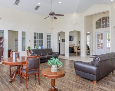 9257 Somerset Rd - Photo Thumbnail 4