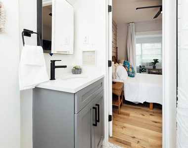809 10th Avenue N - Photo Thumbnail 20