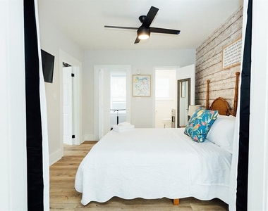 809 10th Avenue N - Photo Thumbnail 13
