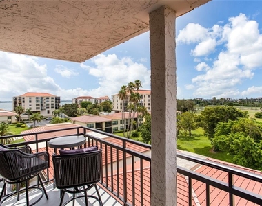 6210 Sun Boulevard - Photo Thumbnail 14