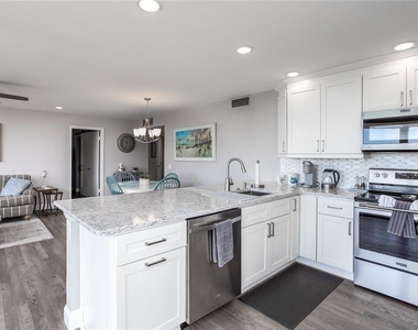 6210 Sun Boulevard - Photo Thumbnail 11