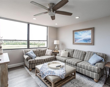 6210 Sun Boulevard - Photo Thumbnail 8