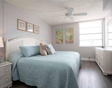 6210 Sun Boulevard - Photo Thumbnail 21