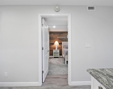 5780 Midnight Pass Road - Photo Thumbnail 25