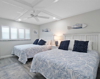 5780 Midnight Pass Road - Photo Thumbnail 10