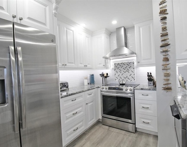 5780 Midnight Pass Road - Photo Thumbnail 18