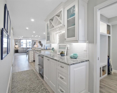 5780 Midnight Pass Road - Photo Thumbnail 14