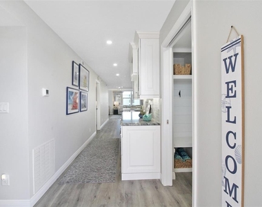 5780 Midnight Pass Road - Photo Thumbnail 1