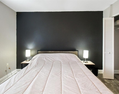 7036 13th Street E - Photo Thumbnail 14