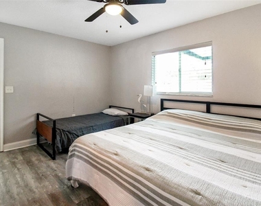 7036 13th Street E - Photo Thumbnail 26
