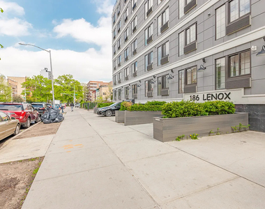 186 Lenox Road - Photo Thumbnail 12