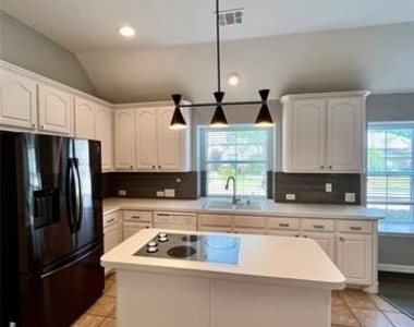 1305 Granger Drive - Photo Thumbnail 7