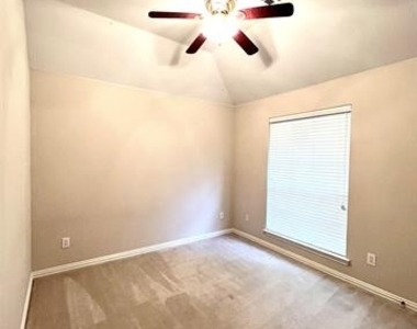 1305 Granger Drive - Photo Thumbnail 13