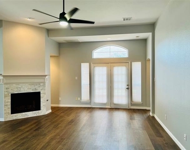 1305 Granger Drive - Photo Thumbnail 4