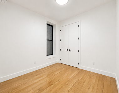 1027 Putnam Ave 1A - Photo Thumbnail 4
