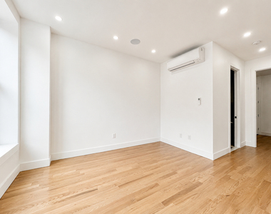 1027 Putnam Ave 1A - Photo Thumbnail 5