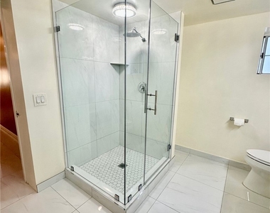 2255 E Chevy Chase Drive - Photo Thumbnail 23