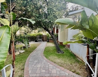2255 E Chevy Chase Drive - Photo Thumbnail 26