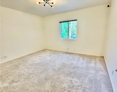 2255 E Chevy Chase Drive - Photo Thumbnail 15