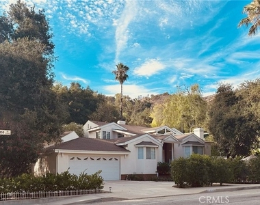 2255 E Chevy Chase Drive - Photo Thumbnail 35