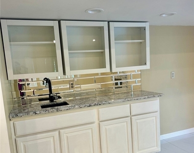 2255 E Chevy Chase Drive - Photo Thumbnail 4
