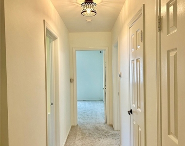 2255 E Chevy Chase Drive - Photo Thumbnail 40