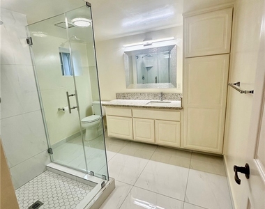 2255 E Chevy Chase Drive - Photo Thumbnail 24
